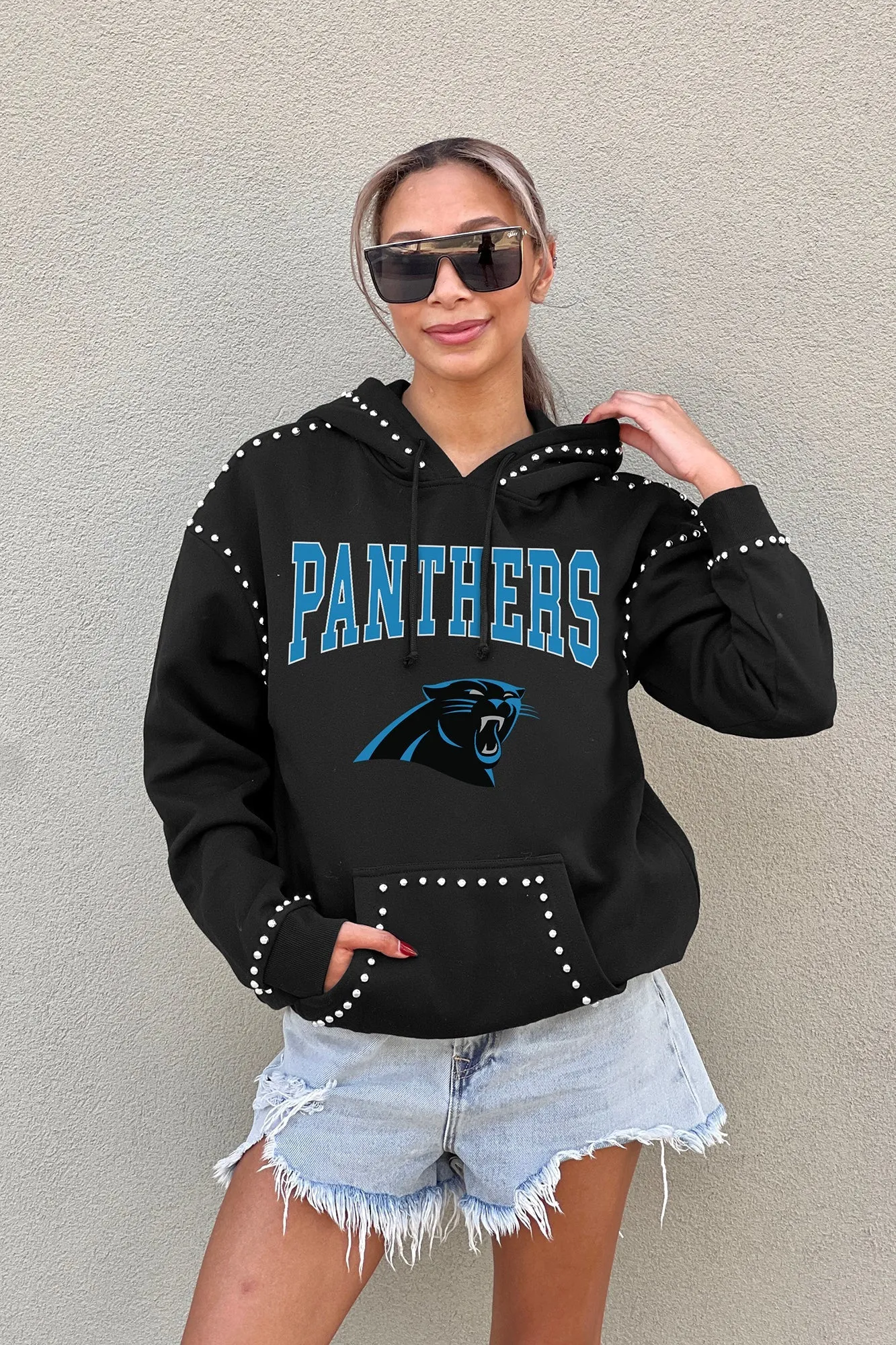 CAROLINA PANTHERS CATCH THE VIBE STUDDED DETAIL FLEECE FRONT POCKET HOODIE
